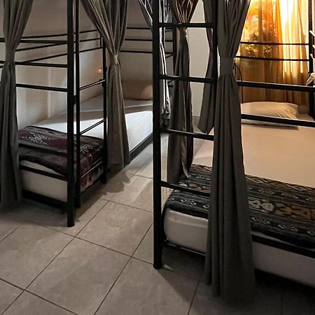 Oke Baik Hostel Yogyakarta Eksteriør bilde