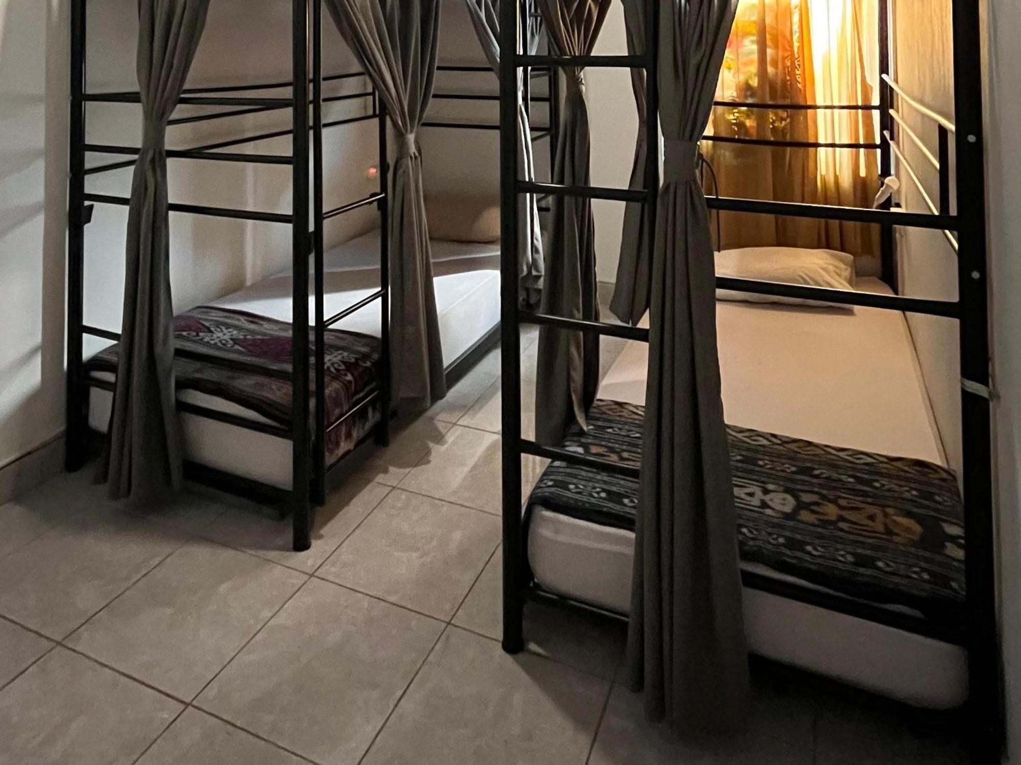 Oke Baik Hostel Yogyakarta Eksteriør bilde